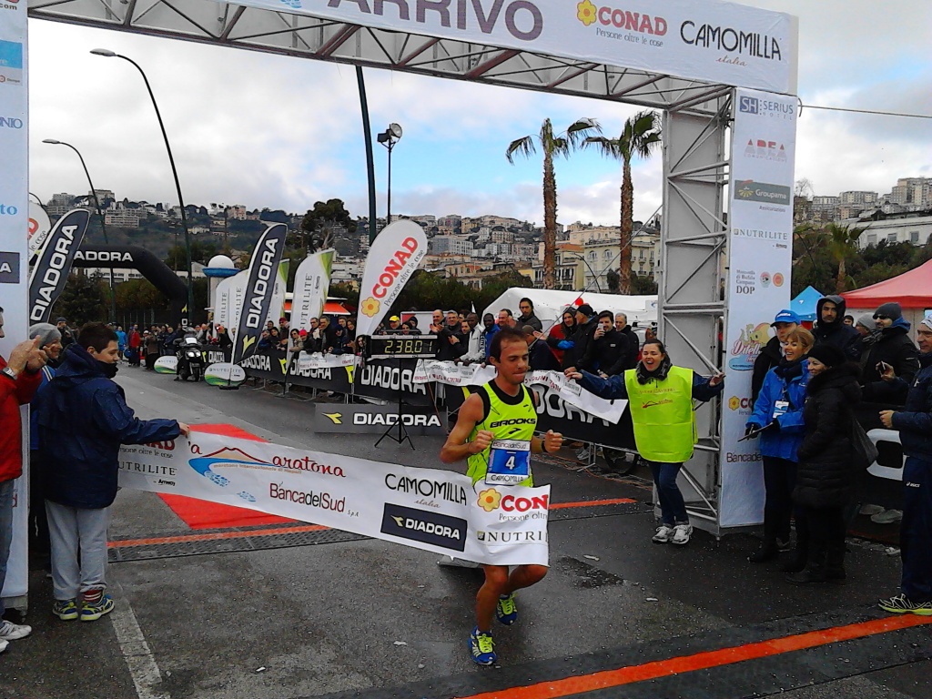 Gianluca Piermatteo al traguardo della Napoli Marathon